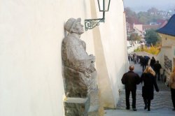 Romantická procházka z Pražského Hradu na Kampu