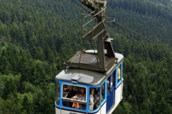 Dolu i nahoru na Ještěd jezdí pohodlná kabinová lanovka