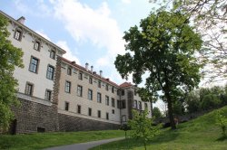 Nelahozeves  chateau