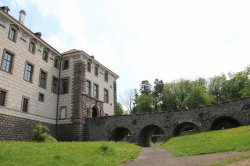 Nelahozeves  chateau