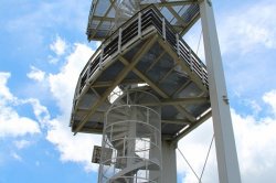 Aussichtsturm auf Smrk in den Jizera-Bergen