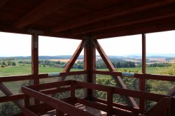 Aussichtsturm auf Šibeniční vrch bei Horšovské Týn
