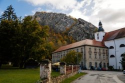 Svatý Jan pod Skalou