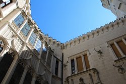 Hluboká nad Vltavou (zámek)