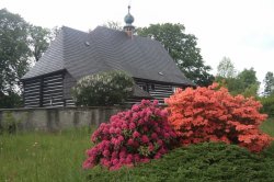Kostel sv. Jana Křtitele se zvonicí ve Slavoňově
