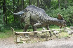 Dinopark Vyškov - v lese s dinosaury