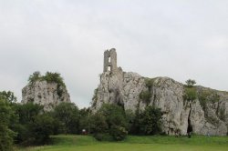 Die Ruinen der Burg Sirotčí Hrádek