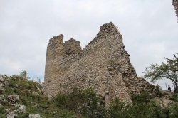 Die Ruinen der Burg Sirotčí Hrádek