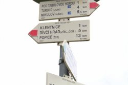 Die Ruinen der Burg Sirotčí Hrádek